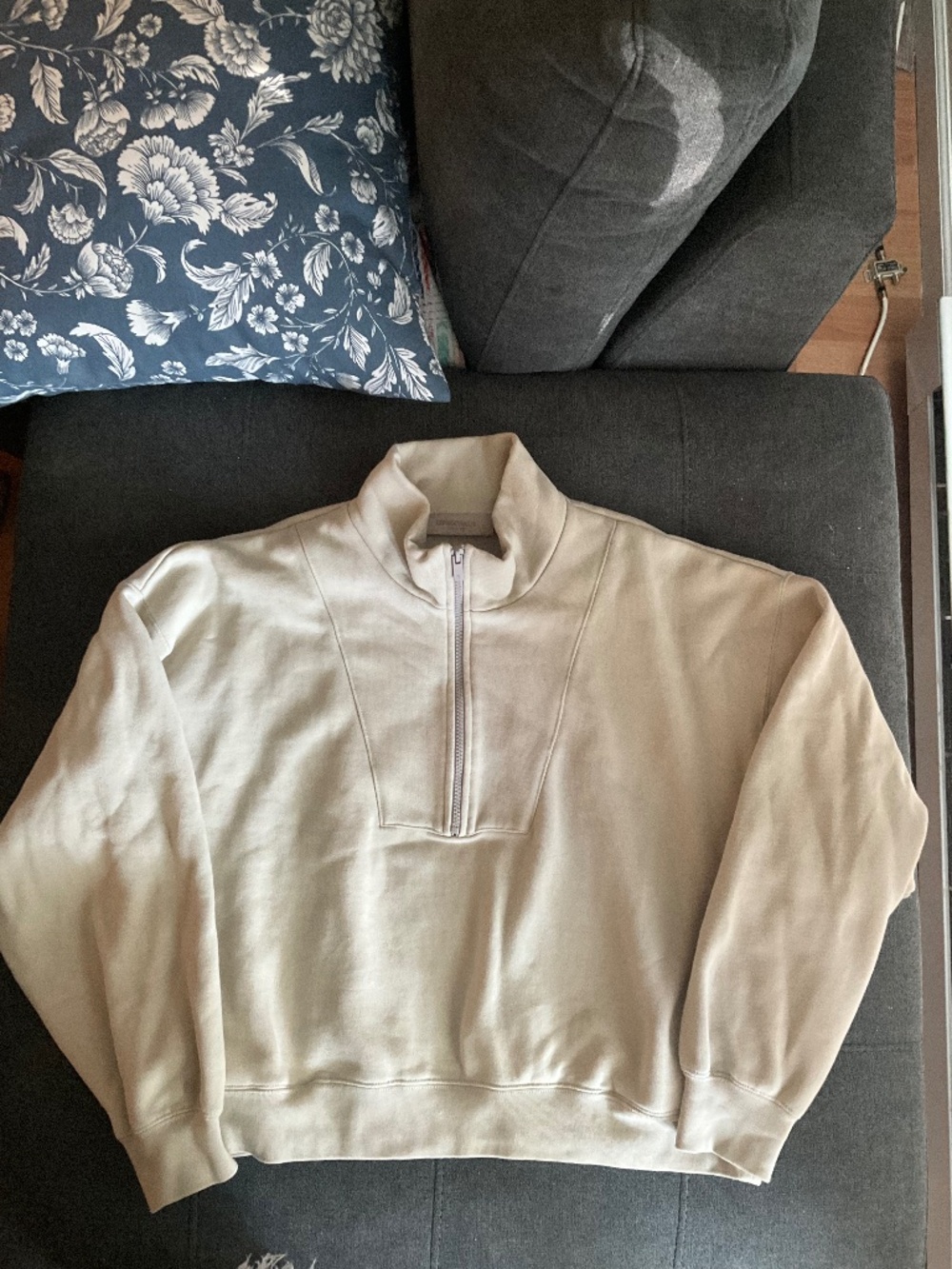 Women’s EUC Essentials Fear of God Beige Half Zip Pullover Medium